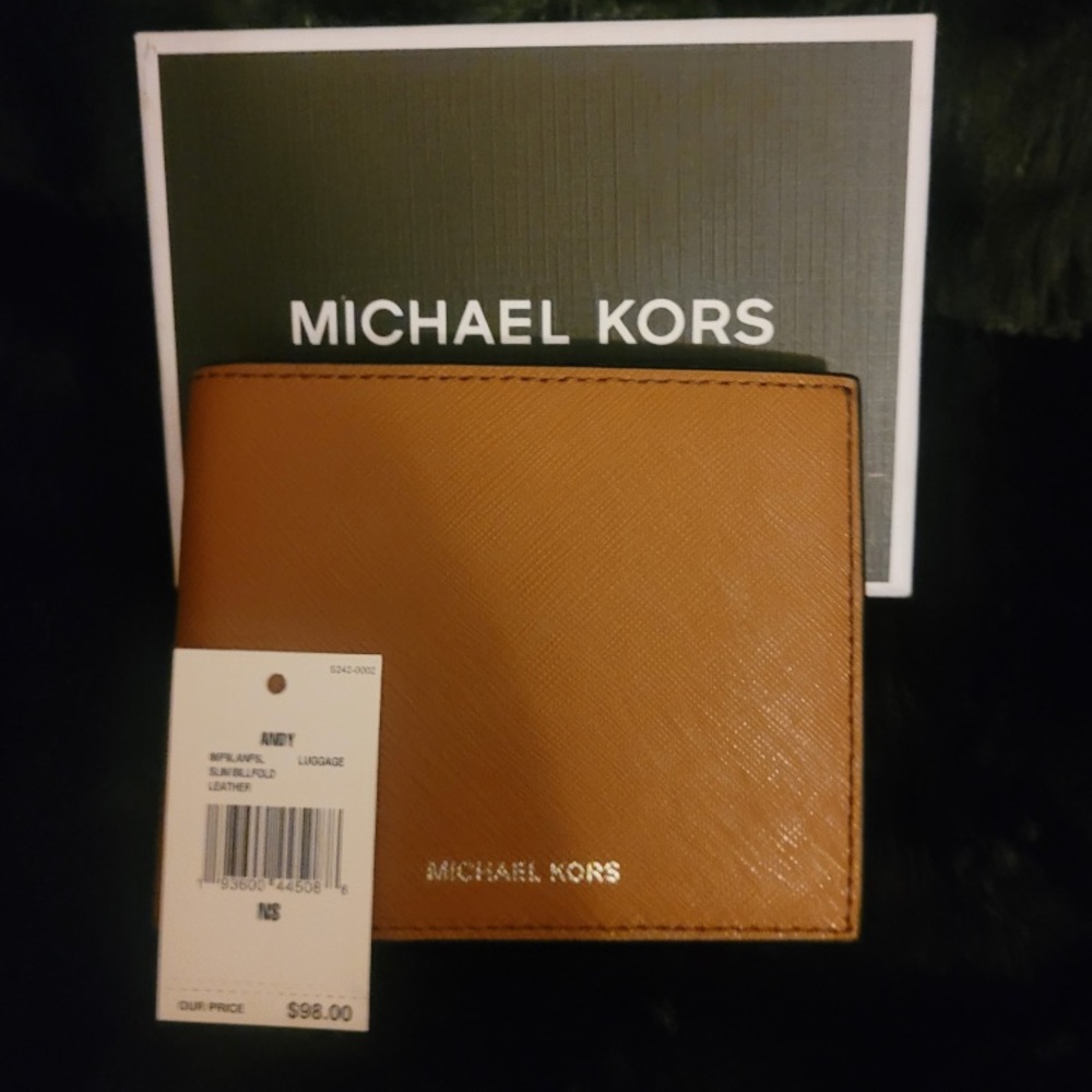 MK WALLET NWT